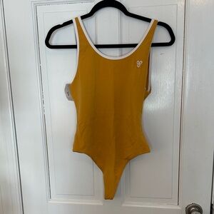 Aritzia TNA Kathi Gold Bodysuit size M NWT‎